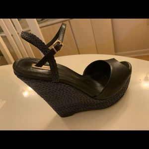 Black Wedges